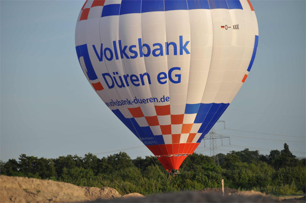 Ballonfahrt über dem Uhunest © Rolf Thiemann