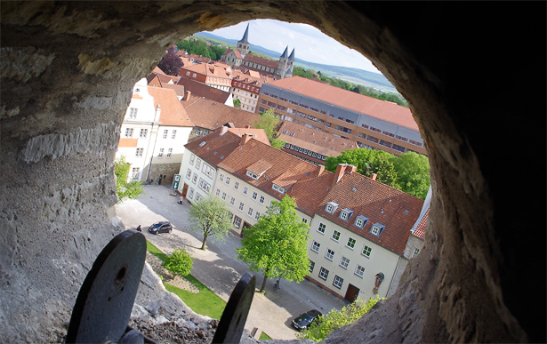 Blick aus dem Turmzimmer der Hildesheimer Domuhus am 09. Mai 2015 © Edmund Deppe